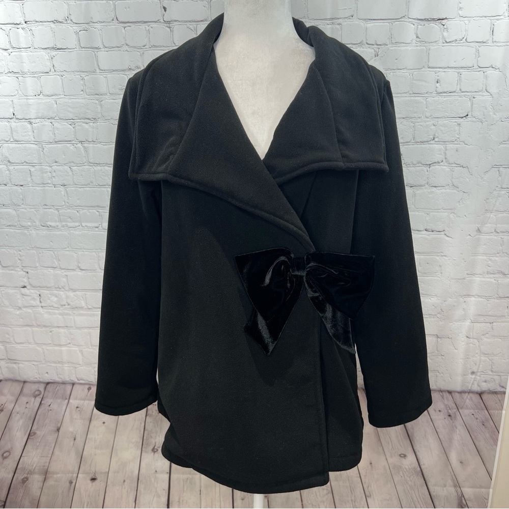 Retro Threads Black Fleece Bow Coat L